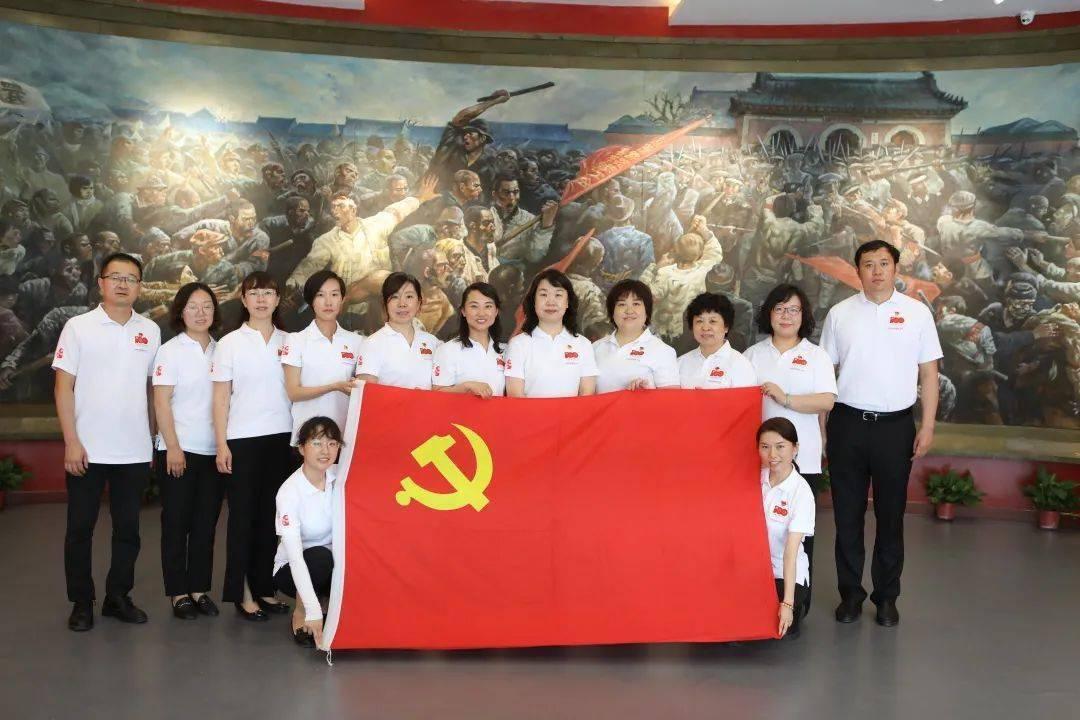 这是我小号，空间自己可以看，别人看就显示未开通！！怎么回事？急！！！游戏画面